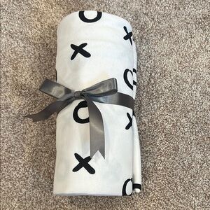 NEW White and Black XO Patterned Blanket